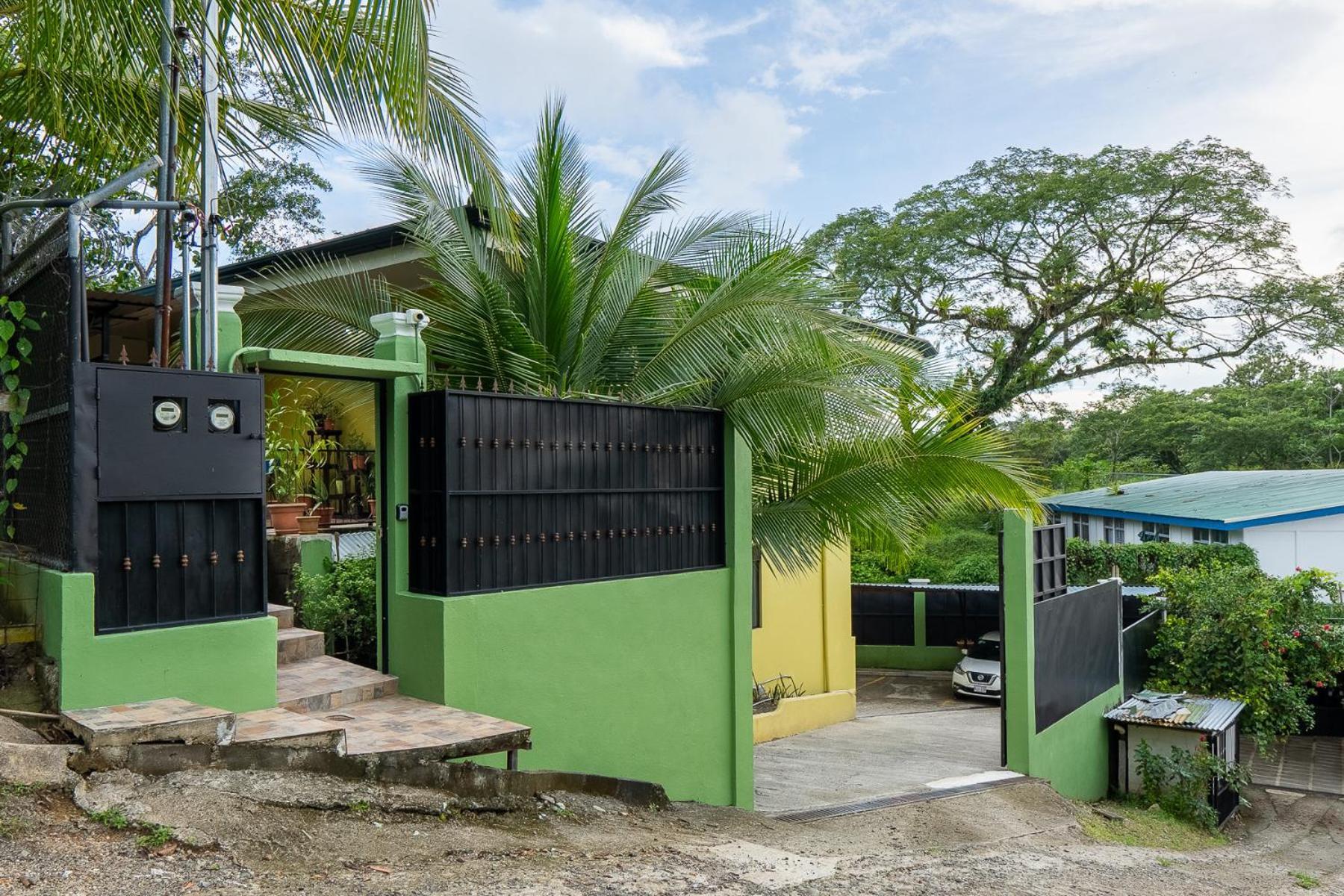 Yellow House Quepos Zewnętrze zdjęcie
